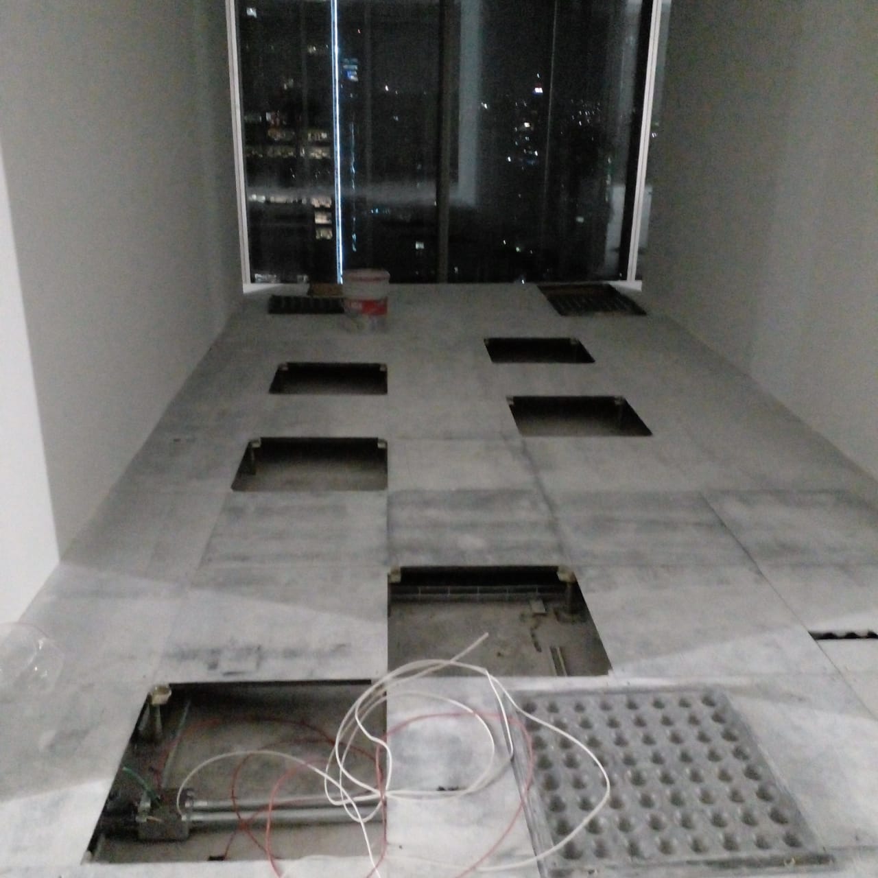 Piso de cemento sin acabado Piso de oficina
